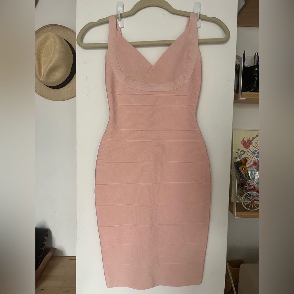 ARITZIA TEN BY BABATON Mason
Bandage Dress - Blush (XS)